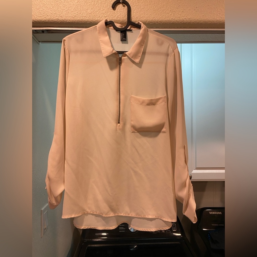 3/$10 Forever 21 Woman’s Long Sleeve Top
